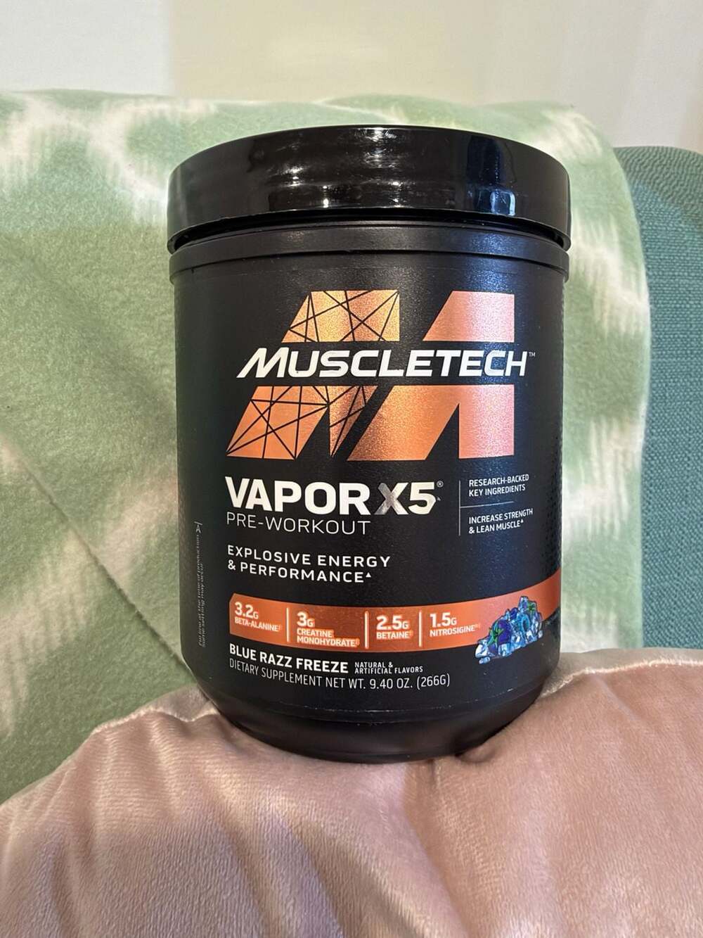 MuscleTech VaporX5 Pre-Workout Blue Razz Freeze 9.40 oz